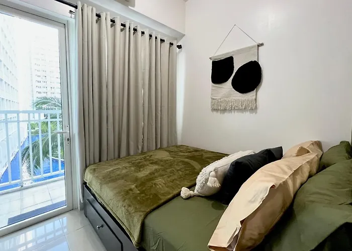 Cozy Staycation Near Moa & Airport Apartment Manila